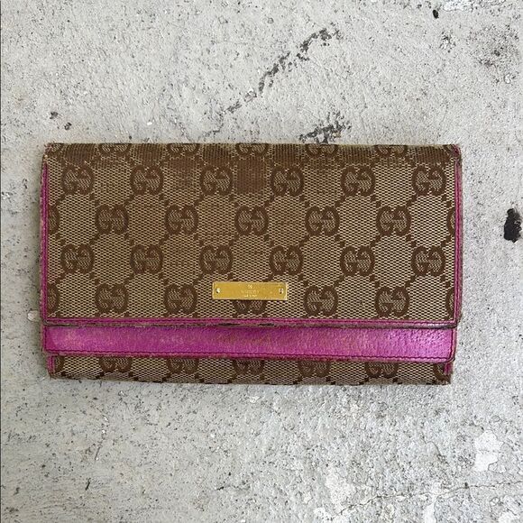 Gucci Handbags - Vintage Gucci wallet